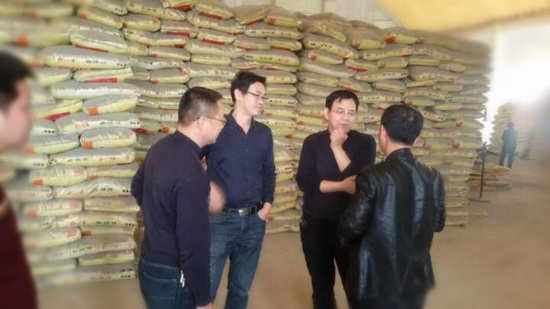 陈勇总走访万年润谷农资有限责任公司，了解其经营模式，复合肥销售等情况。